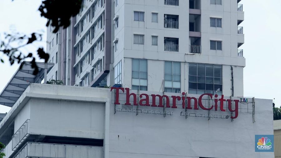 Suasana Thamrin City yang sempat dirusak oleh aksi massa yang menolak Omnibus Law berujung kericuhan . (CNBC Indonesia/ Tri Susilo)