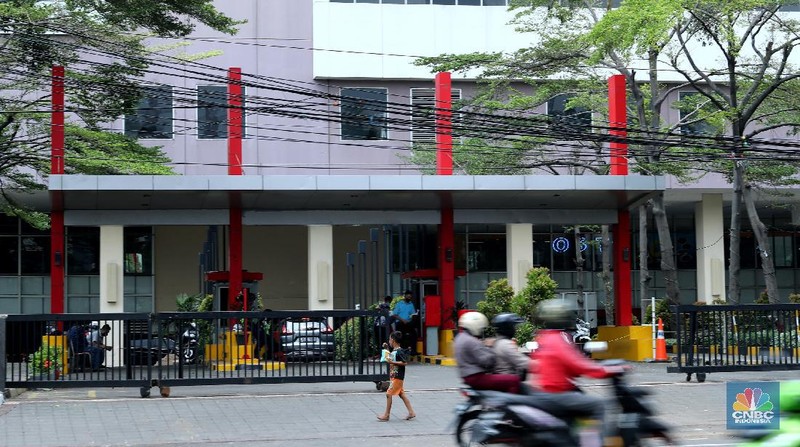 Suasana Thamrin City yang sempat dirusak oleh aksi massa yang menolak Omnibus Law berujung kericuhan . (CNBC Indonesia/ Tri Susilo)