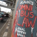 Simak! Before After Omnibus Law: Upah, PHK, Sampai Pesangon