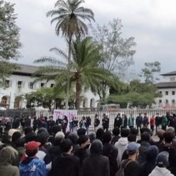 Polusi Udara Jakarta Bikin Heboh, Bandung Lebih Parah