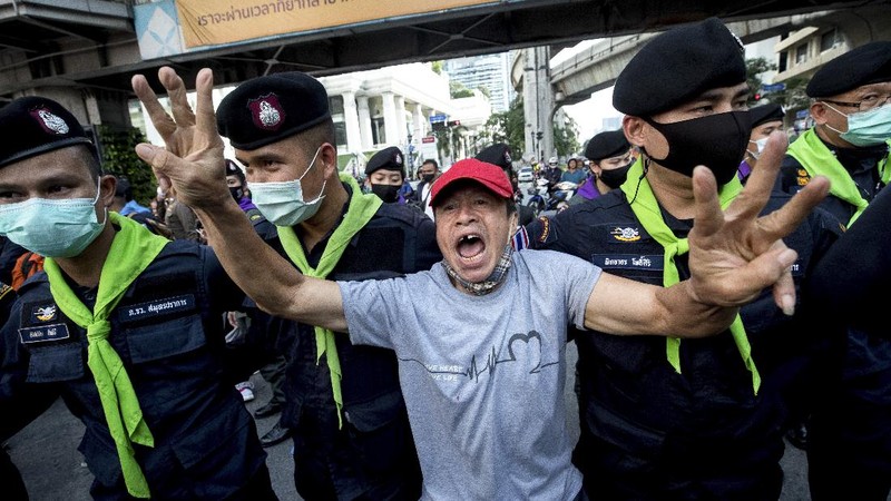 Demo Buruh Tolak Omnibus Law (CNBC Indonesia/ Andrean Kristianto)