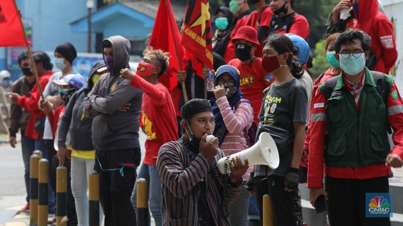 Demo Buruh Tolak Omnibus Law (CNBC Indonesia/ Andrean Kristianto)