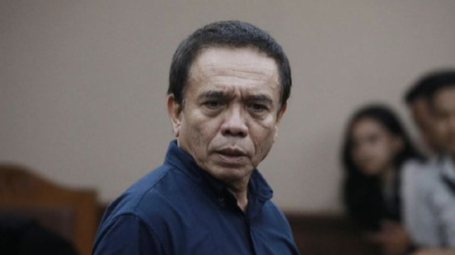 Gubernur Aceh nonaktif Irwandi Yusuf saat menjalani sidang putusan di Pengadilan Tindak Pidana Korupsi (Tipikor), Jakarta, Senin, 8 April 2019. (CNN Indonesia/Andry Novelino)