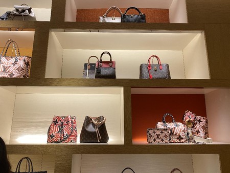 Louis Vuitton di Pasar Minggu - OLX Murah Dengan Harga Terbaik
