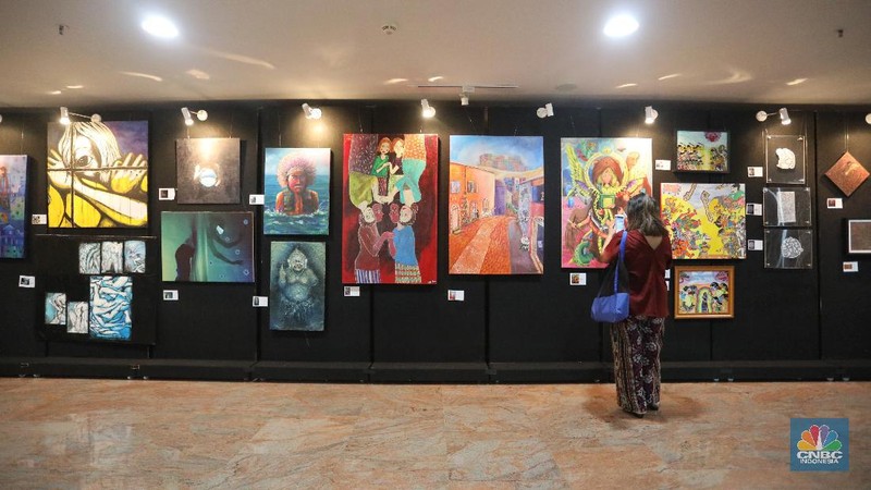 Pameran Seni Creative Freedoom to Heal The Nation di Perpustakaan Nasional, Jakarta (CNBC Indonesia/Andrean Kristianto)