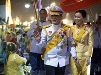 Astaga! Foto-foto Intim Selir Raja Thailand Sineenat Bocor