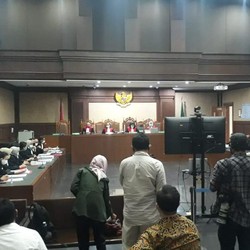 Sidang Tuntutan Jiwasraya Mulai, Bentjok & Heru Hidayat Hadir