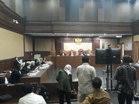 Sidang Tuntutan Jiwasraya Mulai, Bentjok & Heru Hidayat Hadir