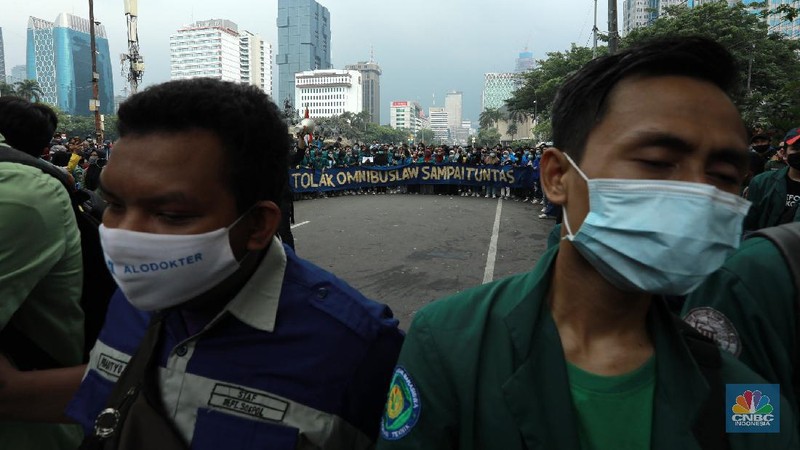 Demo Bem SI tolak Omnibus Law (CNBC Indonesia/Tri Susilo)