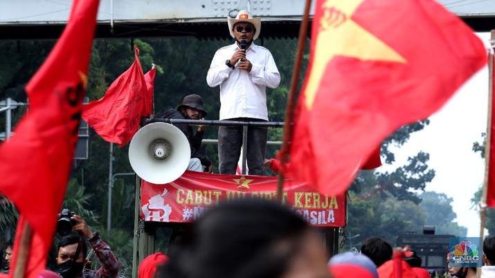 Demo Buruh Tolak Omnibus Law (CNBC Indonesia/Tri Susilo) Demo Buruh Tolak Omnibus Law (CNBC Indonesia/Tri Susilo)