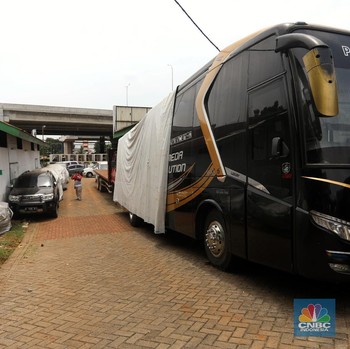 Bukan Dealer! Ini Gudang Mobil Gadai yang Penuh Gegara Covid