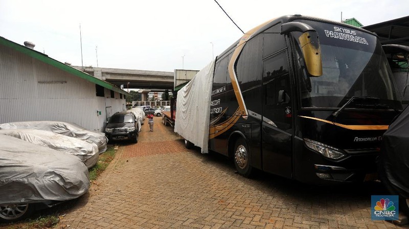 Demo Buruh Tolak Omnibus Law (CNBC Indonesia/ Andrean Kristianto)