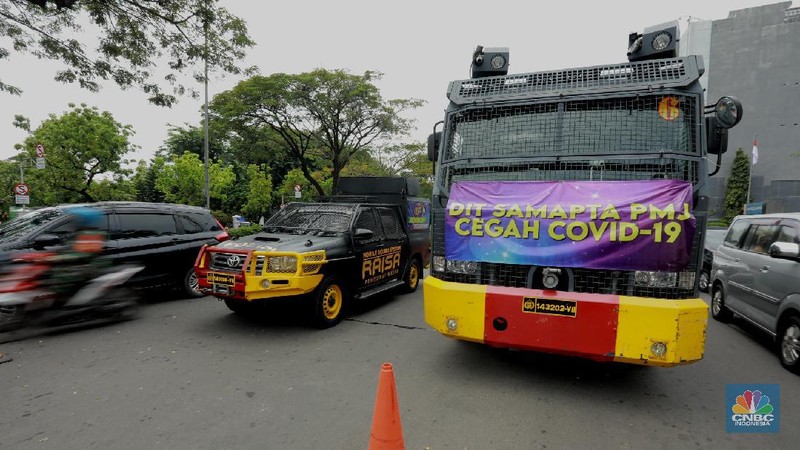Keamanan Demo Buruh Tolak Omnibus Law (CNBC Indonesia/Tri Susilo)