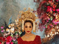 Mewahnya Baju Pengantin Nikita Willy, Berapa Ya Harganya?