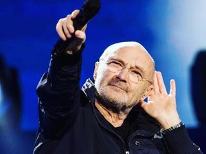 Perjuangan Phil Collins Sembuh dari Kecanduan Alkohol