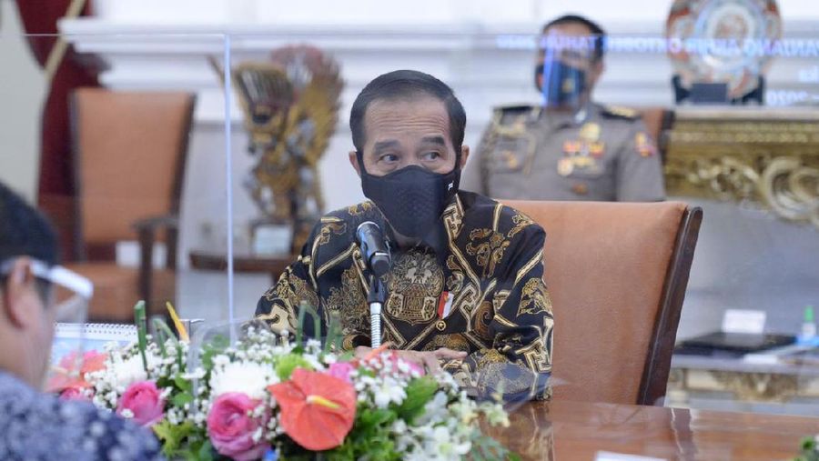 Presiden Joko Widodo dalam Rapat Terbatas Antisipasi Penyebaran Covid-19 Saat Libur Panjang Akhir Oktober Tahun 2020. (Biro Pers Sekretariat Presiden/Kris)