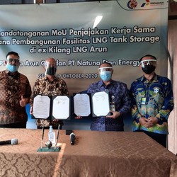 Bangun LNG Storage, PAG & Natuna Eton Energy Tandatangani MoU