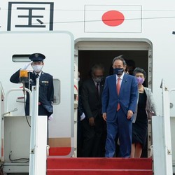 PM Jepang Suga Janji Dukung Kereta Cepat Jakarta-Surabaya!