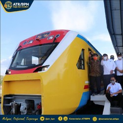 Jokowi Bikin Sejarah, Kereta Api Pertama Sulawesi Diresmikan