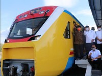 Jokowi Bikin Sejarah, Kereta Api Pertama Sulawesi Diresmikan