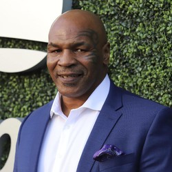 Sederet Pertarungan Mike Tyson dengan Penonton Terbanyak & Bersejarah