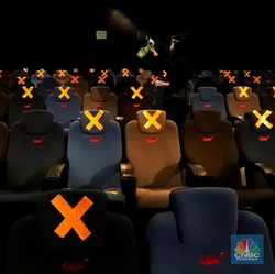 Derita Industri Film RI Bila Kamu Nggak Tobat Nonton Bajakan