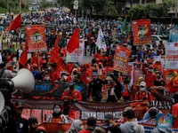 Ramai! Begini Penampakan Ribuan Buruh Tolak Omnibus Law