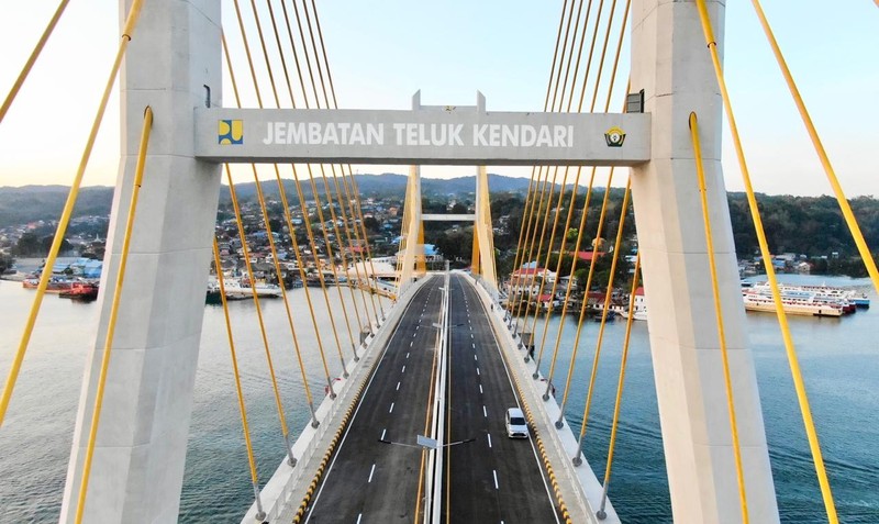 Jembatan Teluk Kendari. (Biro Pers Sekretariat Presiden) Jembatan Teluk Kendari. (Biro Pers Sekretariat Presiden)