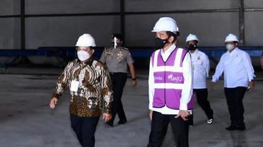 Presiden Joko Widodo Tinjau Pabrik Gula Haji Isam, Sulawesi Tenggara (Biro Pers Sekretariat Presiden/Lukas)