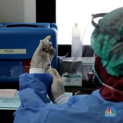 RI Mau Vaksinasi Selesai 1 Tahun, Vaksin Mandiri Solusinya?