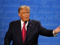 Trump Sebut Vaksin Covid-19 Sudah Tersedia, Benarkah?