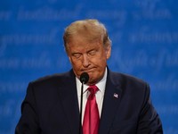 Trump Akhirnya Rela Lengser, IHSG Pesta Pora & Rupiah Ceria