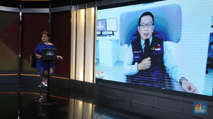 Gubernur Jawa Barat Ridwan Kamil dalam acara CNBC Indonesia Award (CNBC Indonesia/Andrean Kristianto)