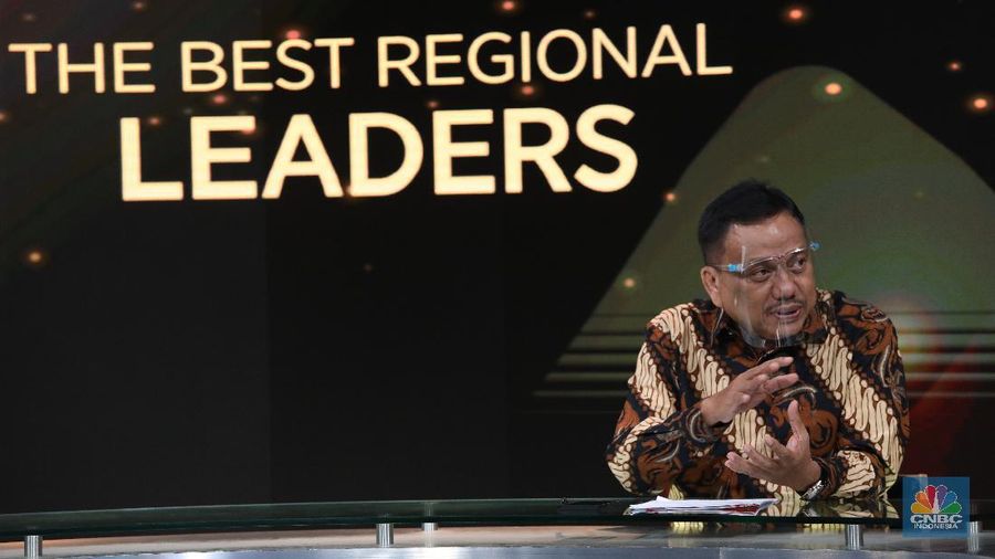 Gubernur Sulawesi Utara, Olly Dondokambey dalam acara CNBC Indonesia Award (CNBC Indonesia/Andrean Kristianto)