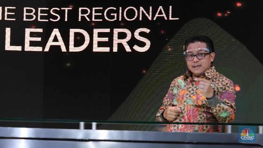 Wali Kota Malang, Sutiaji dalam acara CNBC Indonesia Award (CNBC Indonesia/Tri Susilo)