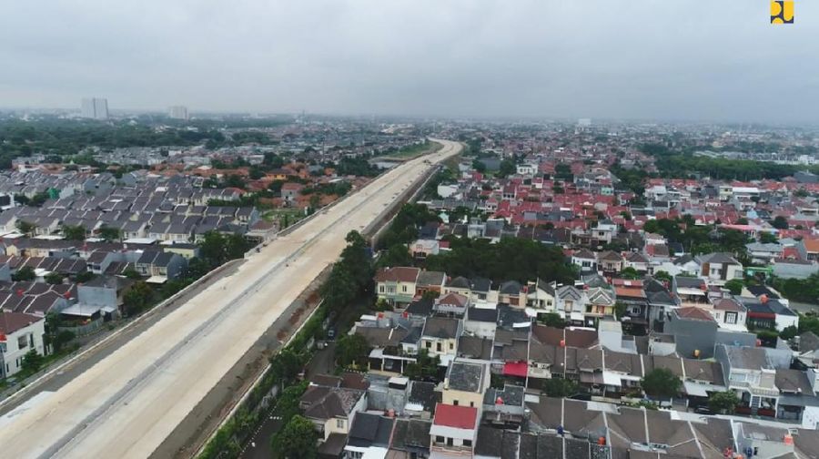 Kementerian Pekerjaan Umum dan Perumahan Rakyat (PUPR) bersama badan usaha jalan tol terus mempercepat penyelesaikan pembangunan ruas-ruas tol baru pada kawasan metropolitan Jabodetabek (Jakarta, Bogor, Depok, Tangerang, dan Bekasi). Saat ini enam ruas tol telah memasuki tahap akhir penyelesaian untuk segera dioperasikan dan siap diresmikan pada bulan November dan Desember 2020 yang akan datang.(Dok. Kementerian PUPR)