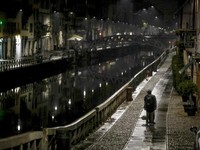 Jam Malam Berlaku, Jalanan di Italia Lengang