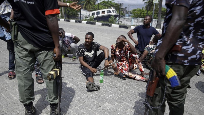 Puluhan orang tewas dalam protes keberutalan polisi di Nigeria. (AP/Sunday Alamba)