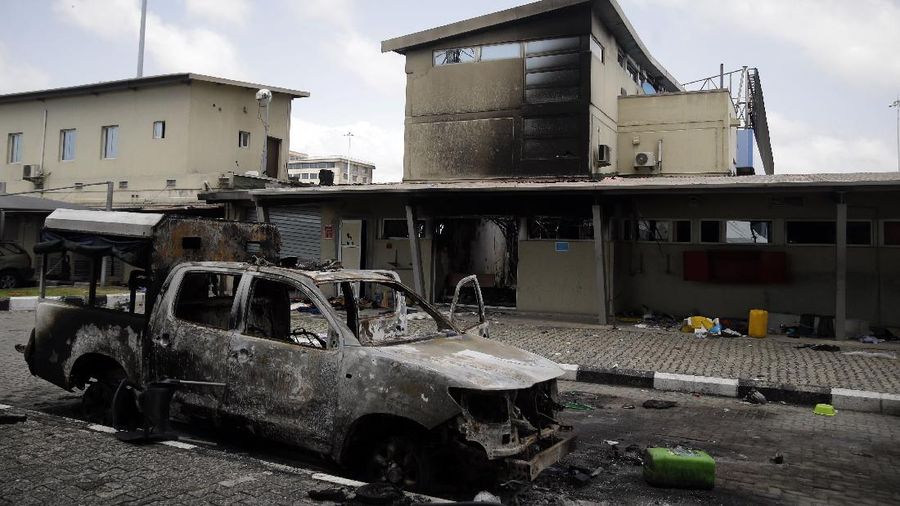 Puluhan orang tewas dalam protes keberutalan polisi di Nigeria. (AP/Sunday Alamba)