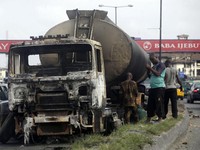 69 Tewas, Kerusuhan & Penjarahan Meluas di Nigeria