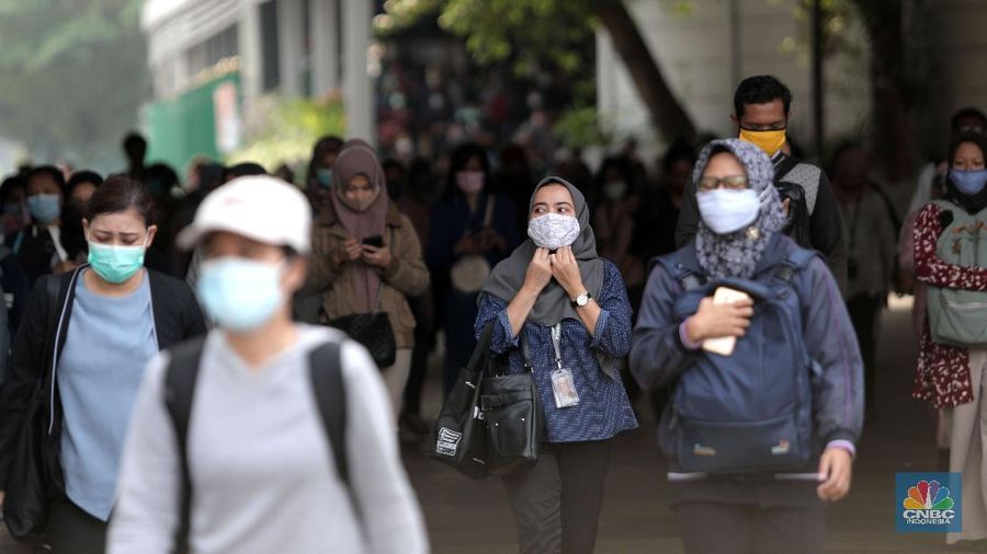 Pemerintah Provinsi (Pemprov) DKI Jakarta memperpanjang kembali Pembatasan Sosial Berskala Besar (PSBB) selama 14 hari. Terhitung dari tanggal 26 Oktober sampai 8 November 2020. (CNBC Indonesia/Muhammad Sabki)