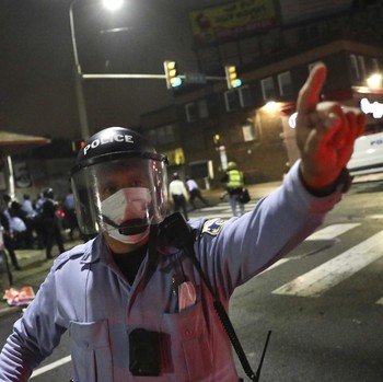 Potret Mencekam Philadelphia, Polisi Tembak Mati Kulit Hitam
