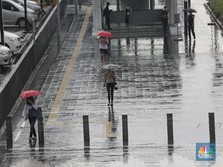 Simak Awal Musim Hujan di Jakarta & Wilayah RI Menurut BMKG