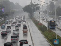 Awas! Jakarta Bakal Diguyur Hujan Lebat & Angin Kencang