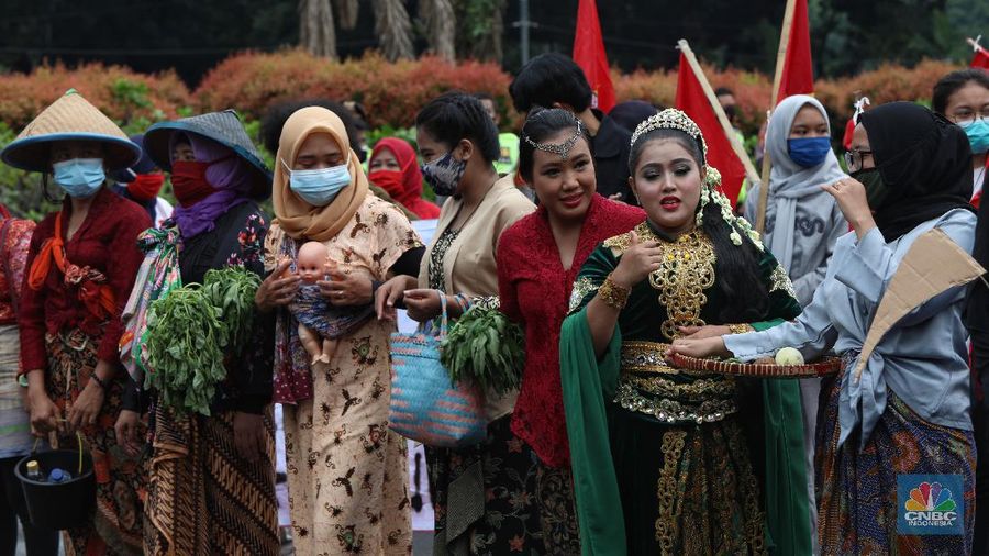 Massa SRMI Berdemo Tolak Omnibus Law. (CNBC Indonesia/Andrean Kristianto)