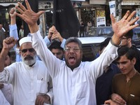 Kontroversi Macron Gegerkan Muslim, Bendera Prancis Dibakar