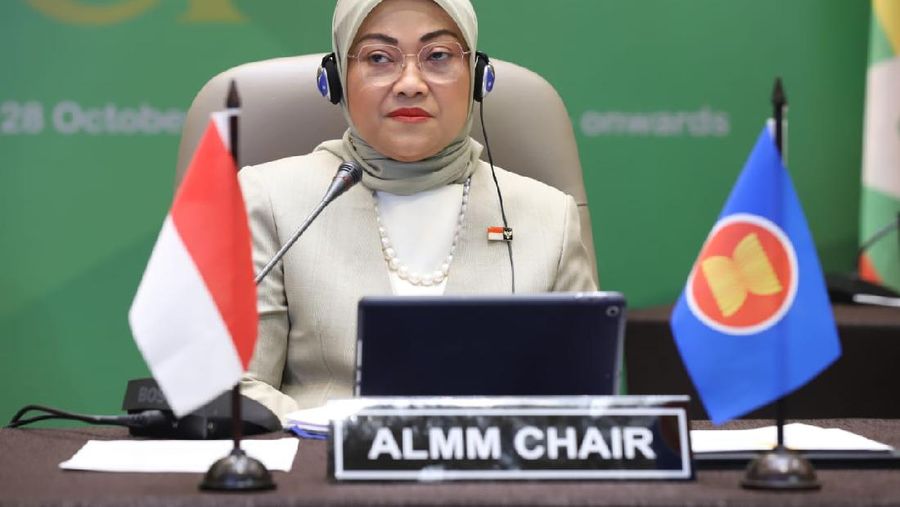 Menaker Ida Fauziah di Hotel Intercontinental. Ist