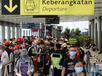 Ramai! Begini Suasana Stasiun Pasar Senen Saat Libur Panjang