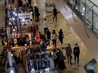 Pajak Naik, Belanja Baju Hingga Makanan Bikin Kantong Bolong!