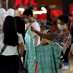 Mereka yang Masih Belanja di Tengah Pandemi Covid-19